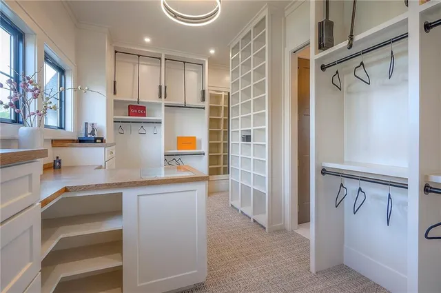 $1,150,000 | 561 South Shore Drive, Lake Winnebago, MO 64034