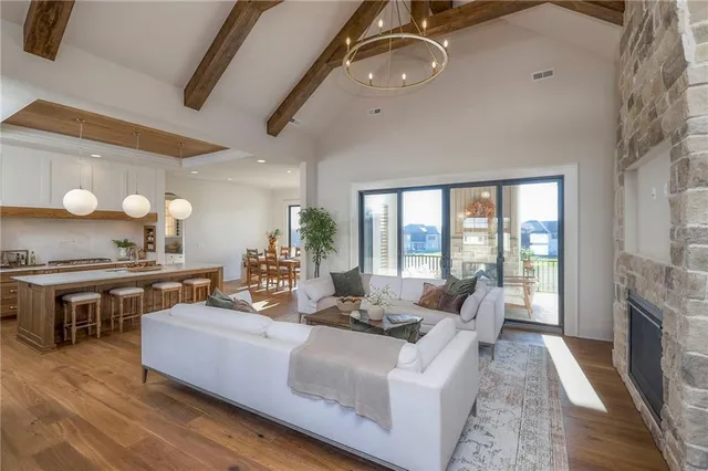 $1,150,000 | 561 South Shore Drive, Lake Winnebago, MO 64034