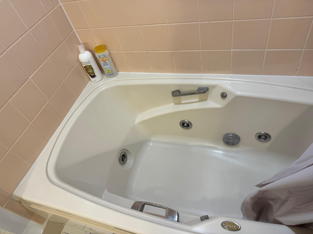 367 Maple Street, Unit MULTIFAMLY Danvers, MA 01923 - Photo 7 of 26 a bathroom with a tub