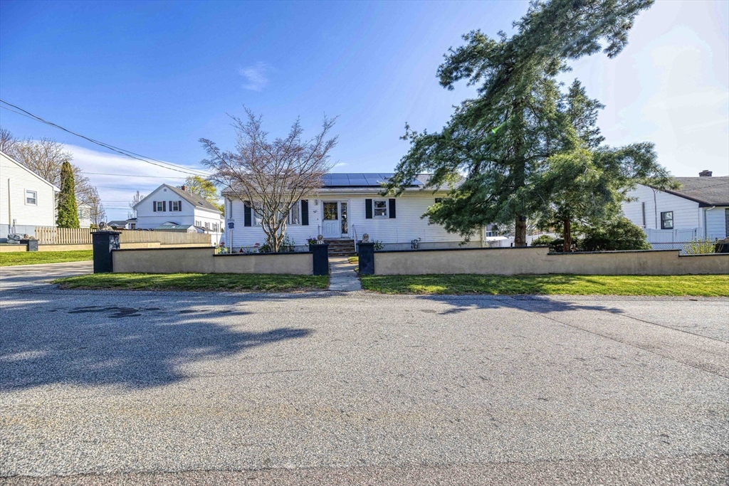 321 Embert Street Fall River, MA 02721 - Photo 3 of 31 Gallery Image 3