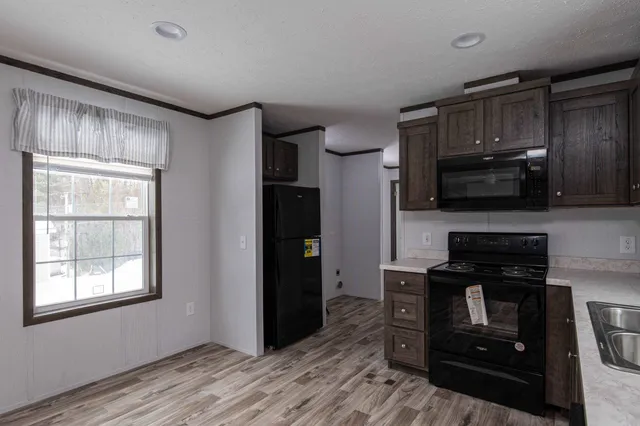 $104,761 | 35 Overlook Lane, Coventry, VT 05855