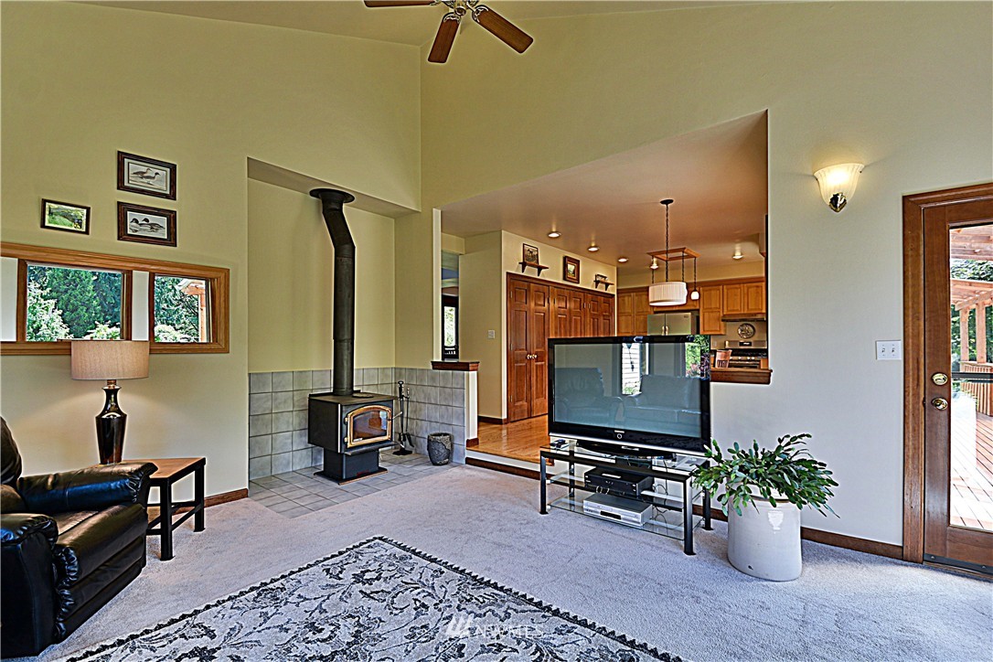 19933 Mountain View Road Northeast Duvall, WA 98019 - Photo 11 of 25 Gallery Image 11