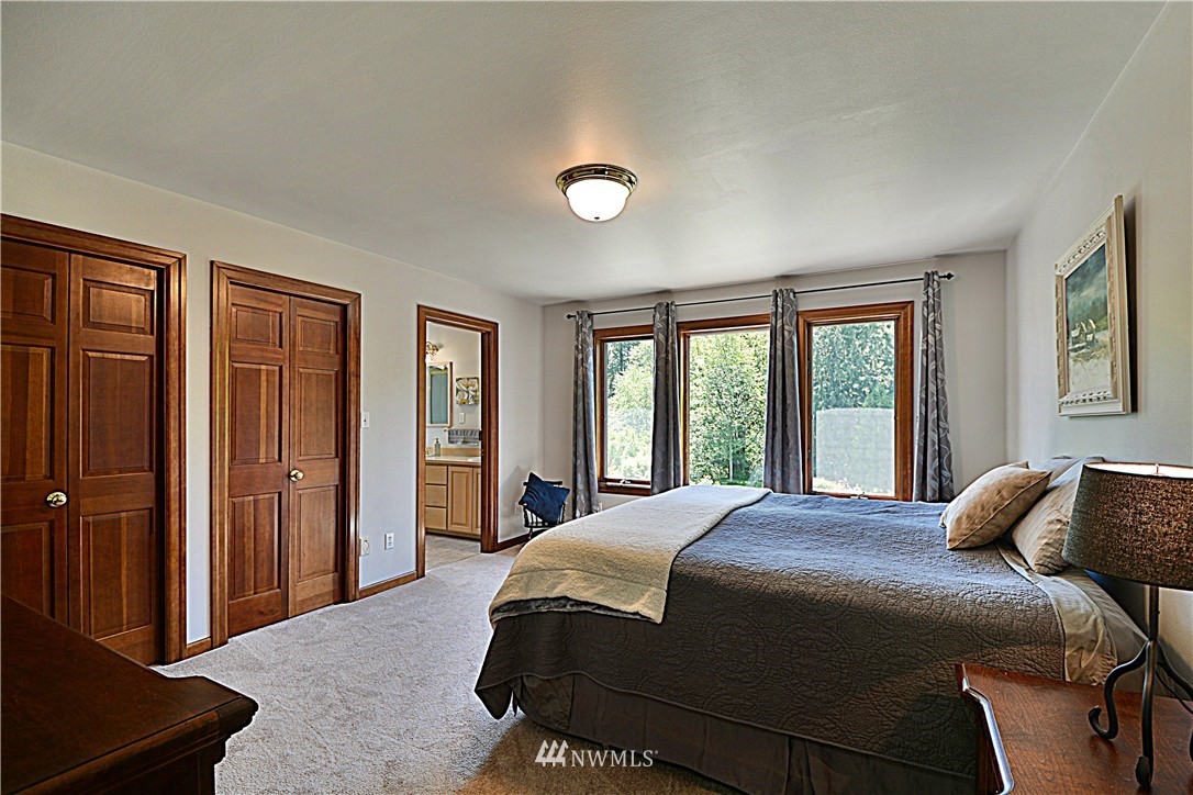 19933 Mountain View Road Northeast Duvall, WA 98019 - Photo 12 of 25 Gallery Image 12