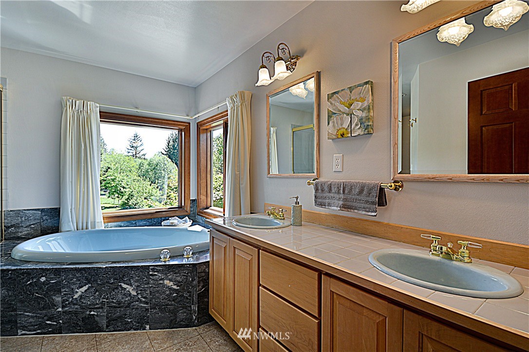 19933 Mountain View Road Northeast Duvall, WA 98019 - Photo 13 of 25 Gallery Image 13