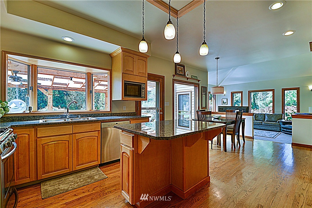 19933 Mountain View Road Northeast Duvall, WA 98019 - Photo 4 of 25 Gallery Image 4
