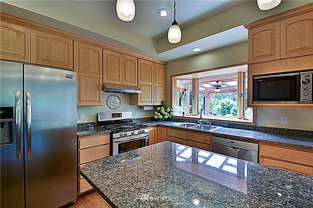 19933 Mountain View Road Northeast Duvall, WA 98019 - Photo 5 of 25 Gallery Image 5