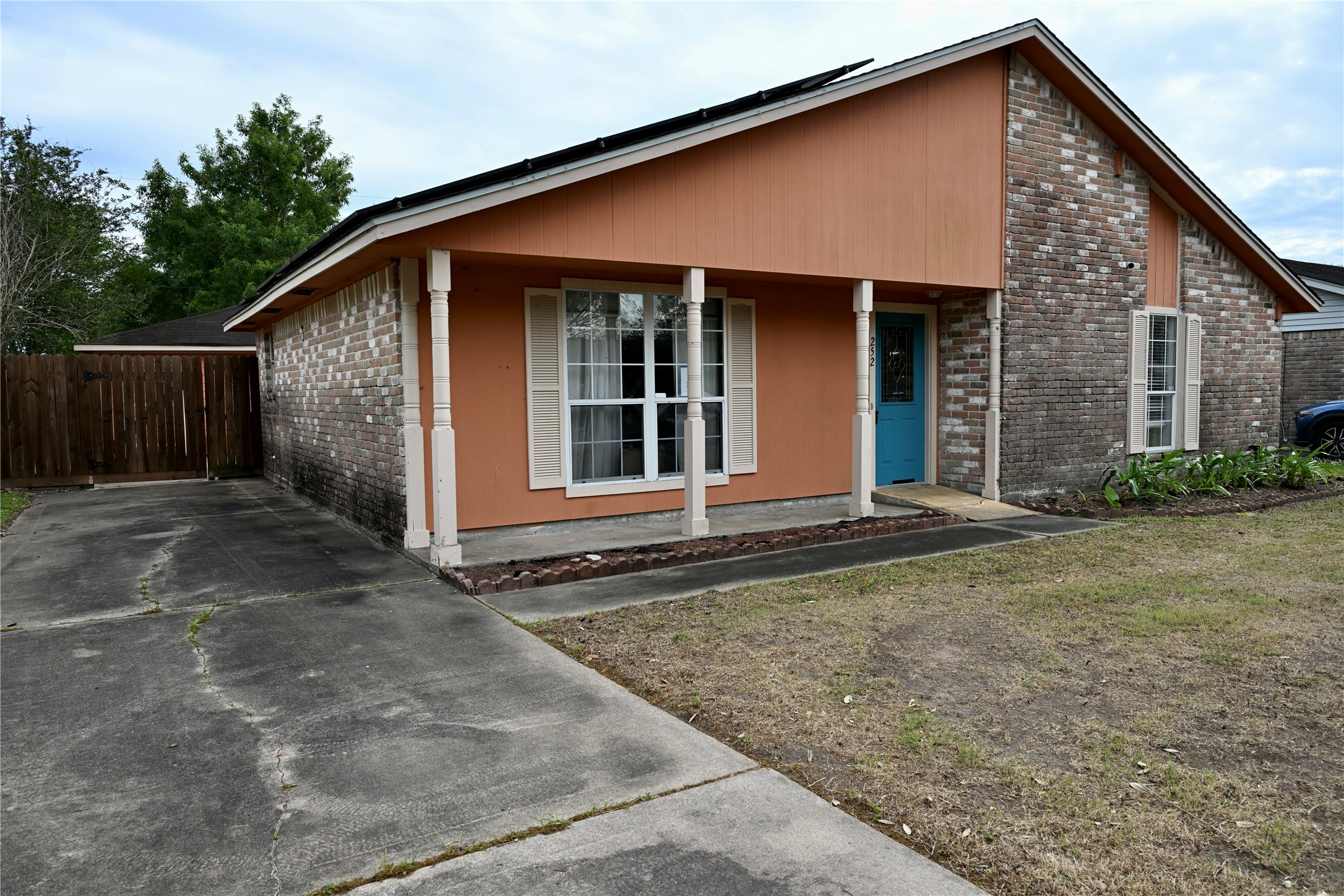 252 Bastrop Street Angleton, TX 77515 - Photo 2 of 28