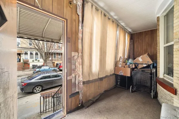 a view of an entryway with workspace
