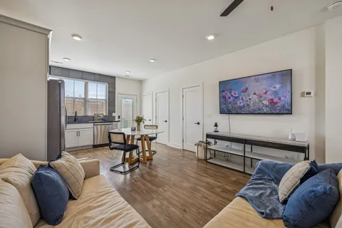 $315,000 | 100 Thompson Lane, Unit 6, Nashville, TN 37211