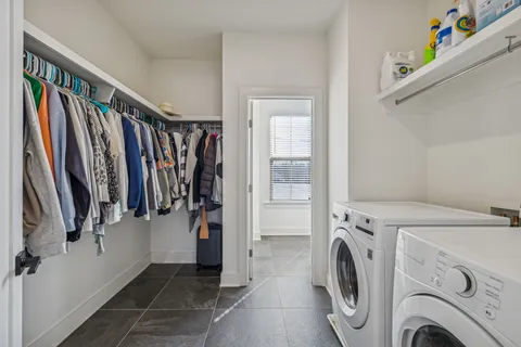 $315,000 | 100 Thompson Lane, Unit 6, Nashville, TN 37211