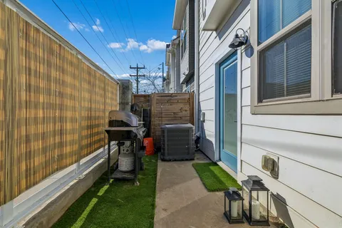 $315,000 | 100 Thompson Lane, Unit 6, Nashville, TN 37211