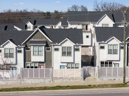 $315,000 | 100 Thompson Lane, Unit 6, Nashville, TN 37211