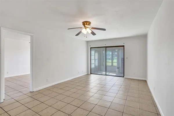 $1,550 | 9273 Southwest 8th Street, Unit 117, Boca Raton, FL 33428