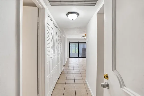$1,550 | 9273 Southwest 8th Street, Unit 117, Boca Raton, FL 33428