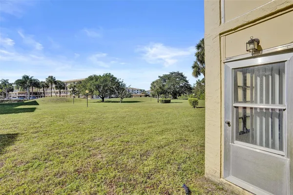 $1,550 | 9273 Southwest 8th Street, Unit 117, Boca Raton, FL 33428