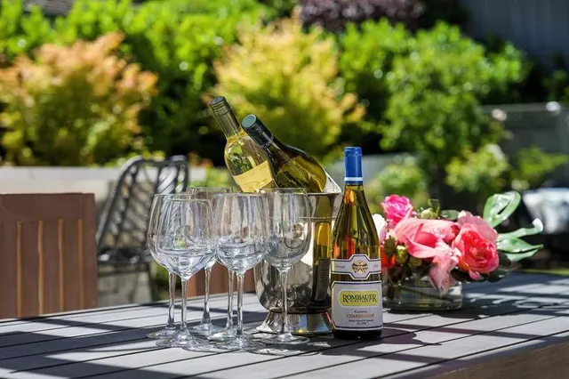 $10,900,000 | 830 Bromfield Road, San Mateo, CA 94402