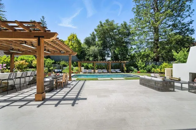 $10,900,000 | 830 Bromfield Road, San Mateo, CA 94402