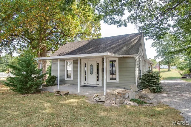 $205,000 | 911 Sumner Street, Jerseyville, IL 62052