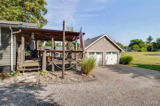 $205,000 | 911 Sumner Street, Jerseyville, IL 62052