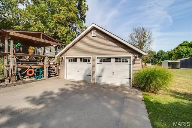 $205,000 | 911 Sumner Street, Jerseyville, IL 62052