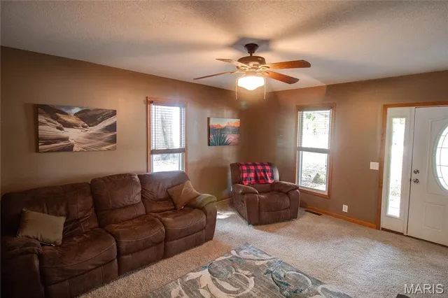 $205,000 | 911 Sumner Street, Jerseyville, IL 62052