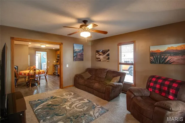 $205,000 | 911 Sumner Street, Jerseyville, IL 62052