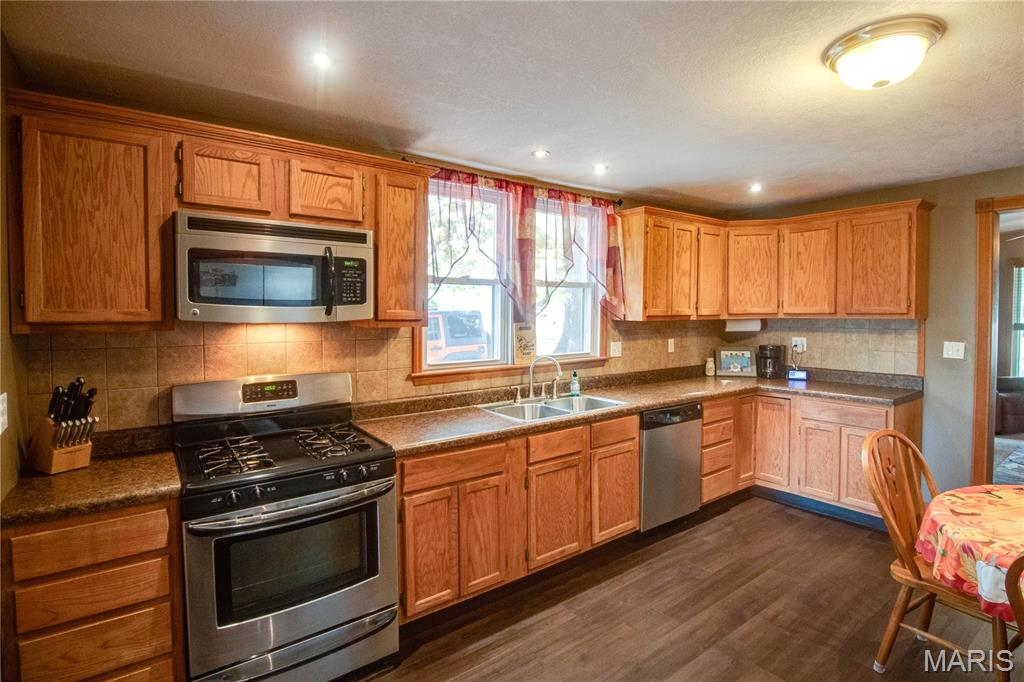 911 Sumner Street Jerseyville, IL 62052 - Photo 9 of 43