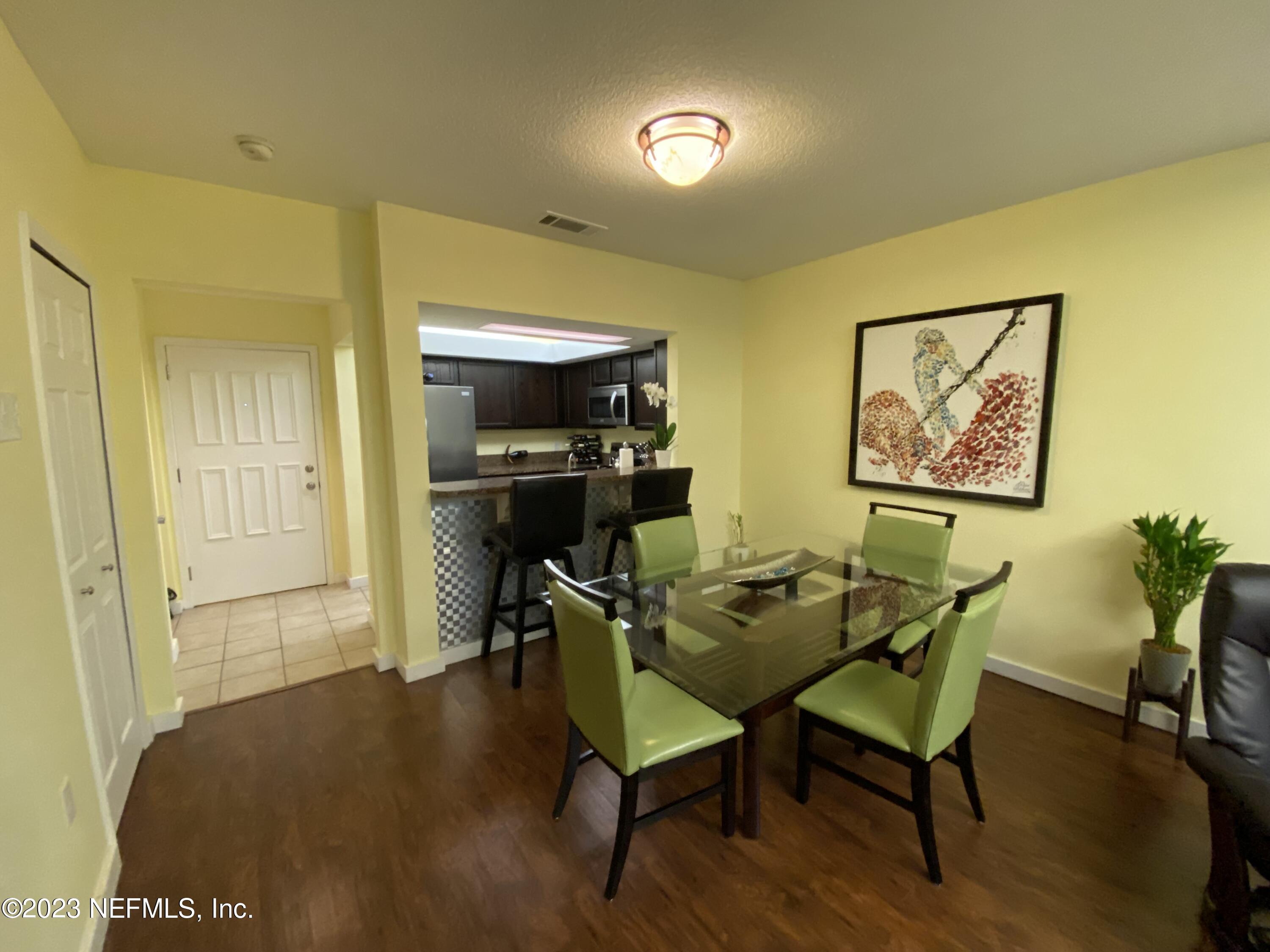 updated wideangle view dining ravines