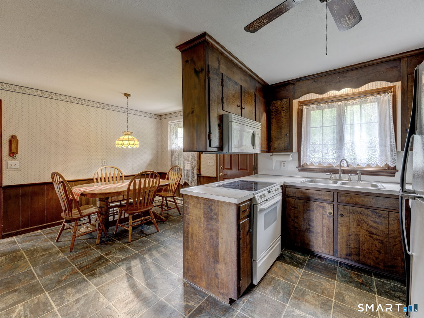 152 Middle Street Middletown, CT 06457 - Photo 11 of 39
