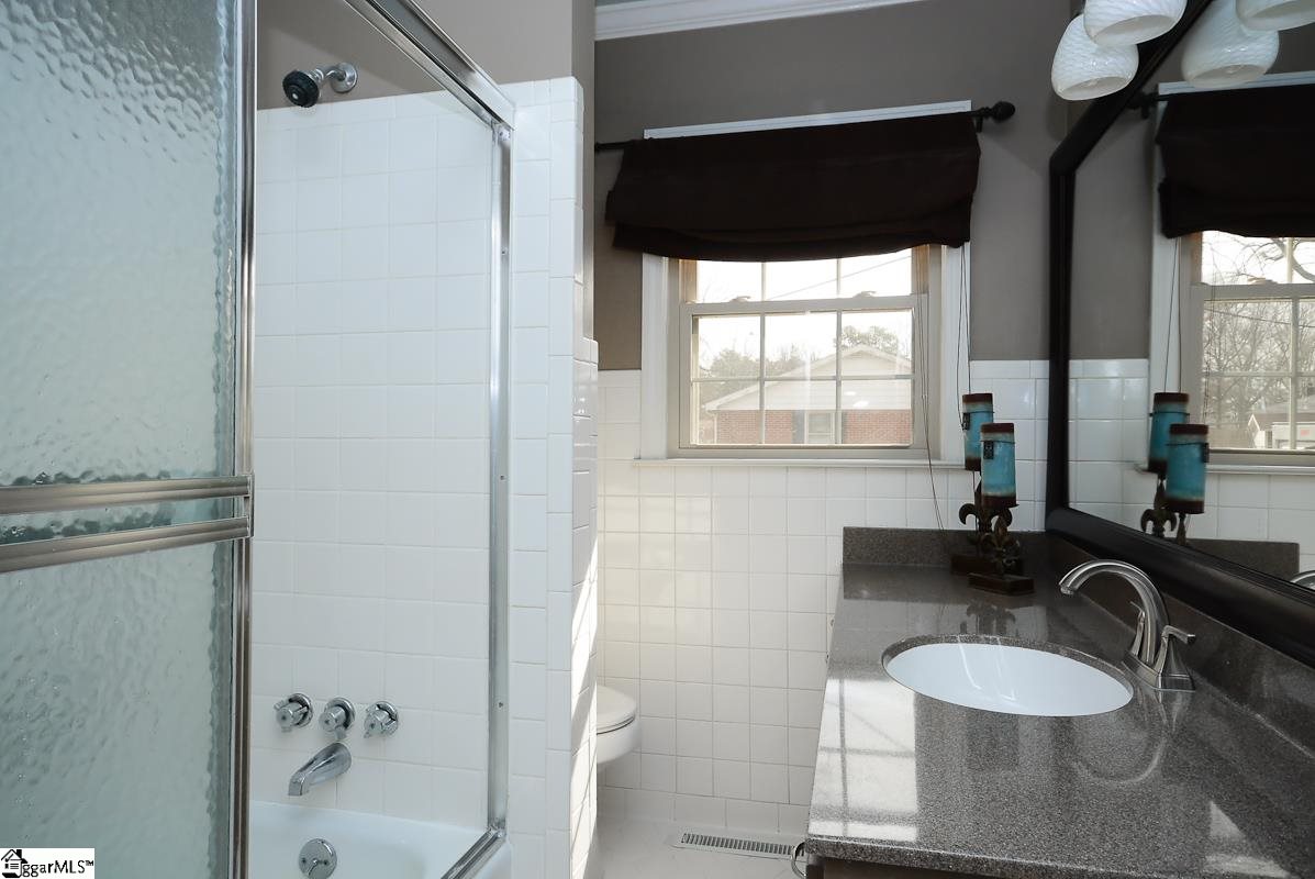 3700 Edwards Road Taylors, SC 29687 - Photo 15 of 31 Gallery Image 15