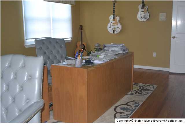 77 Radcliff Road Staten Island, NY 10305 - Photo 7 of 19 Additional Photo