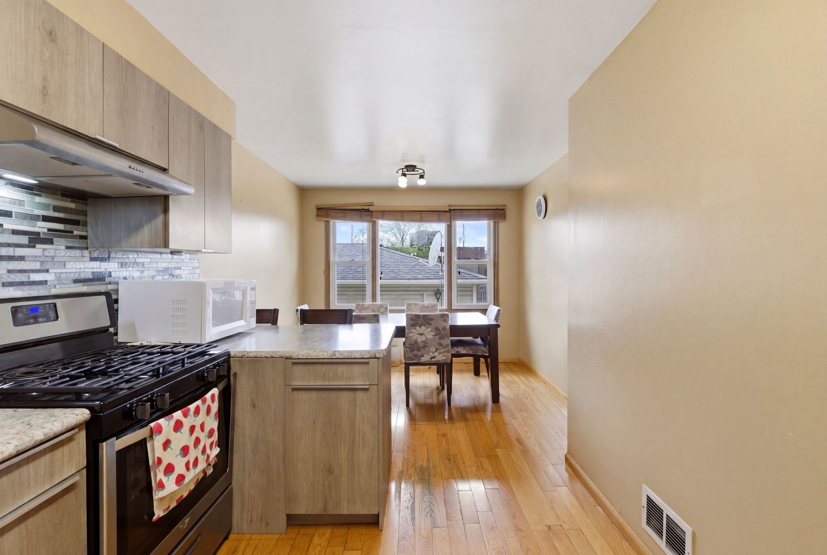 9324 Thomas Avenue Bridgeview, IL 60455 - Photo 10 of 34