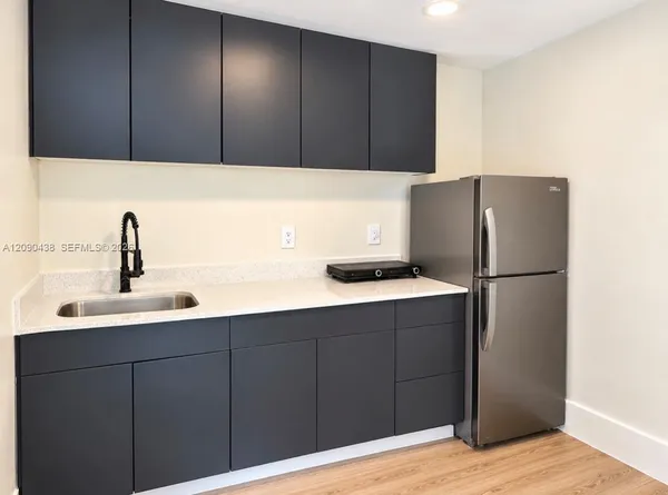 $1,475 | 2153 Northwest 24th Street, Unit 3, Miami, FL 33142
