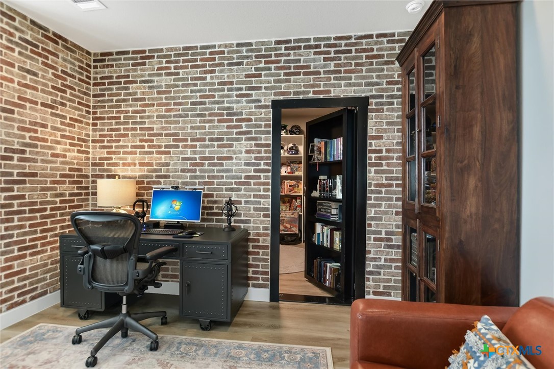 105 Retreat Place Georgetown, TX 78626 - Photo 23 of 42 a work place with furniture and rug