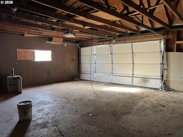 a view of a livingroom with an empty space