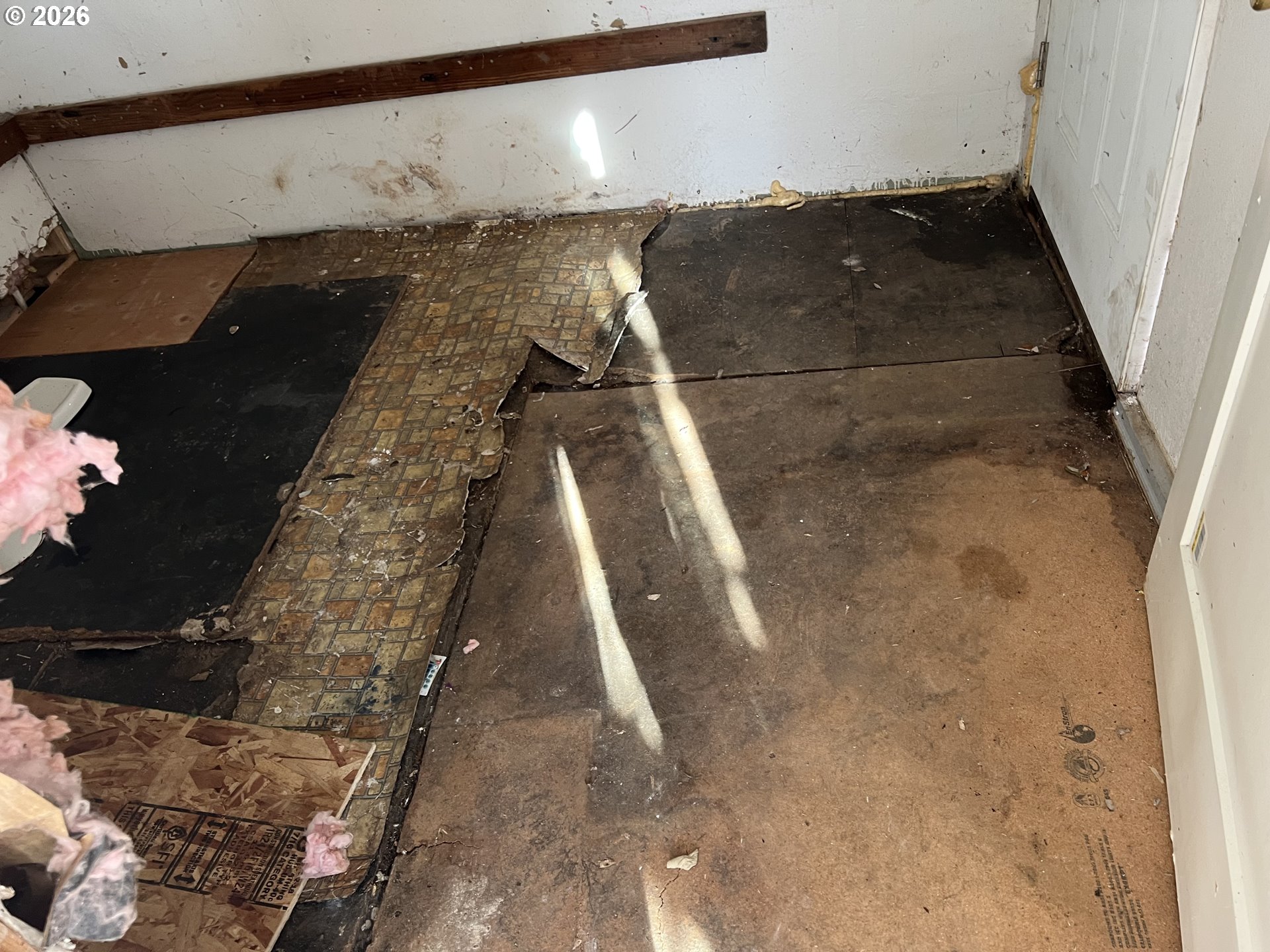 1161 Curtin Road Cottage Grove, OR 97424 - Photo 29 of 34 a view of entryway