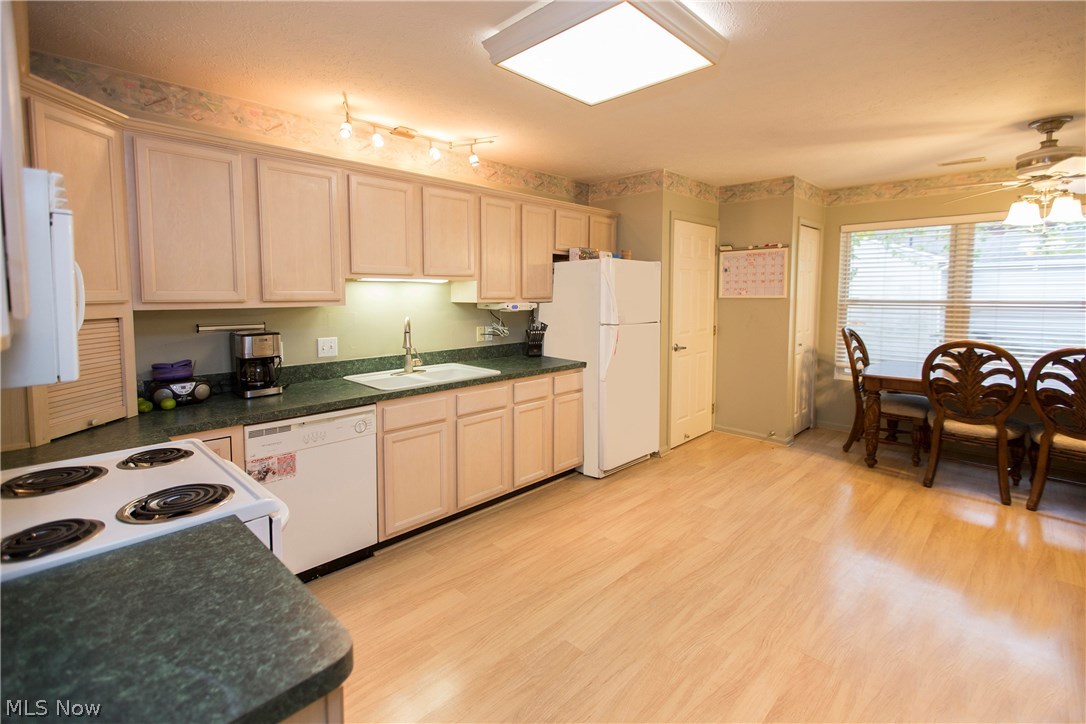 5244 Main Avenue North Ridgeville, OH 44039 - Photo 11 of 32