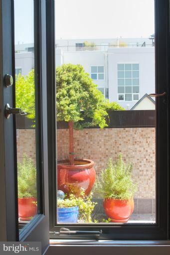 2456 Ontario Road Northwest, Unit 4 Washington, DC 20009 - Photo 6 of 30 Exterior (General)