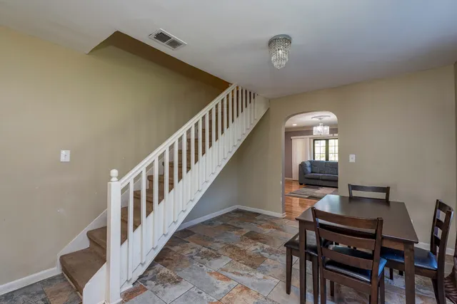 $2,550 | 1700 Gideon Avenue, Zion, IL 60099