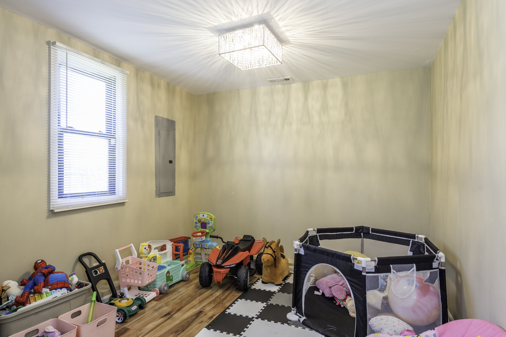 1700 Gideon Avenue Zion, IL 60099 - Photo 19 of 33