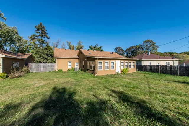 $2,550 | 1700 Gideon Avenue, Zion, IL 60099