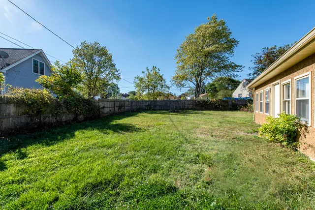 $2,550 | 1700 Gideon Avenue, Zion, IL 60099