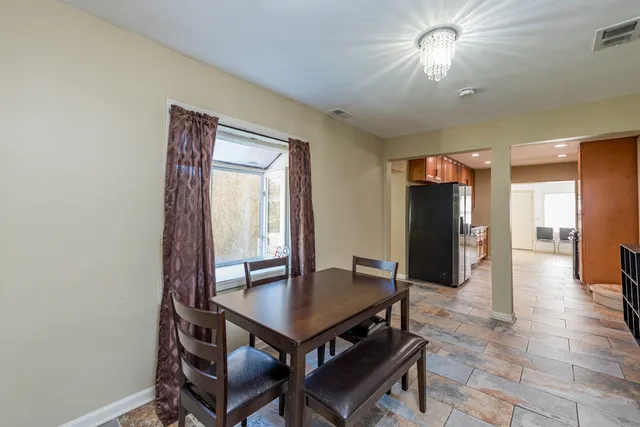 $2,550 | 1700 Gideon Avenue, Zion, IL 60099