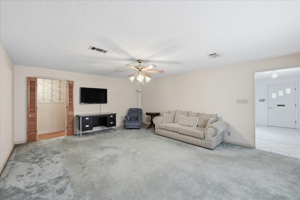 5595 West Roundbunch Road Orange, TX 77630 - Photo 7 of 42