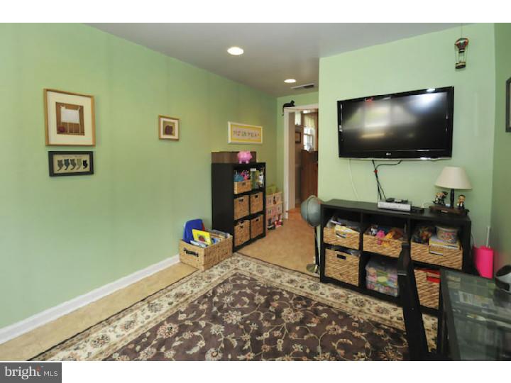 127 Andrea Road Cheltenham, PA 19012 - Photo 13 of 25 Family Room