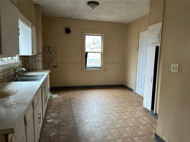 $115,000 | 65-67 Lake View Park, Rochester, NY 14613