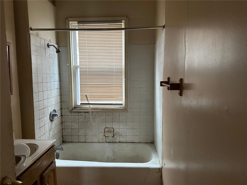 65-67 Lake View Park Rochester, NY 14613 - Photo 8 of 10