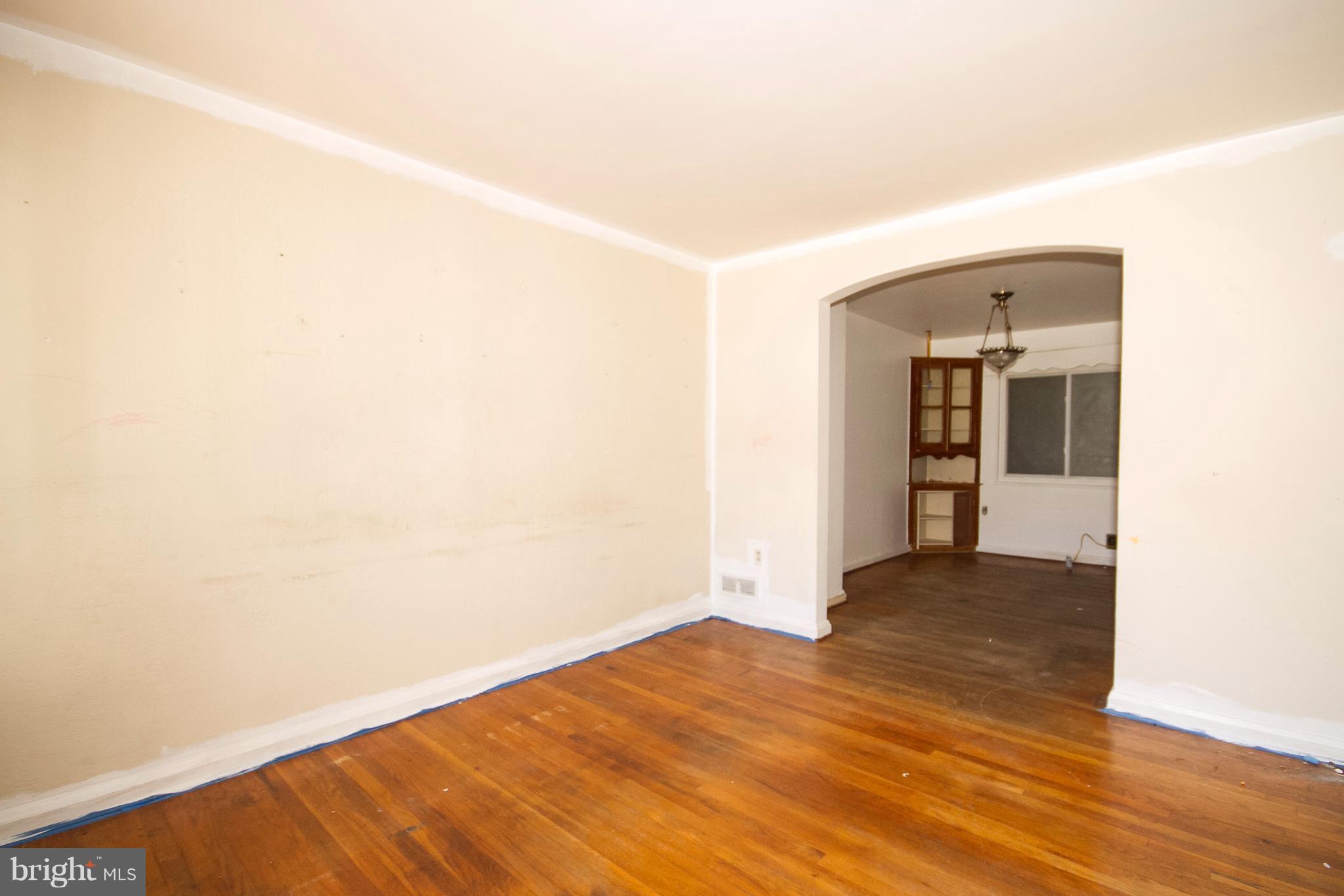 1930 Ormand Road Baltimore, MD 21222 - Photo 7 of 21 Living Room