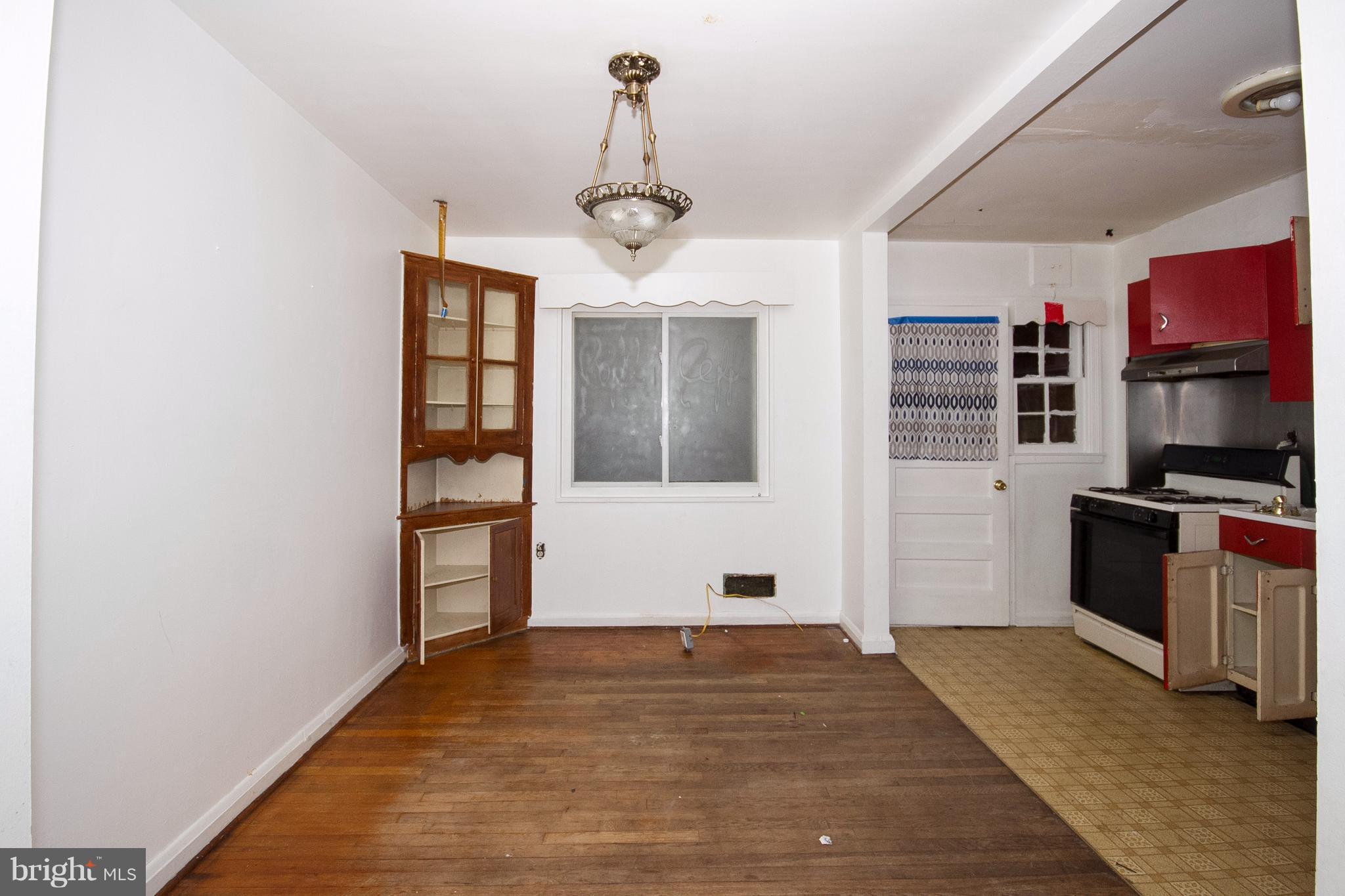 1930 Ormand Road Baltimore, MD 21222 - Photo 8 of 21 Dining Room