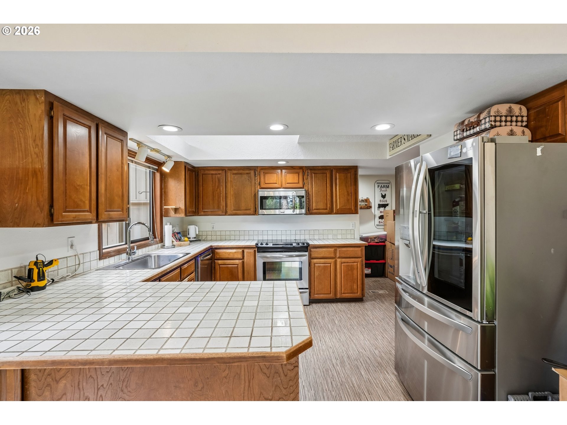 13620 Southwest Fern Street Portland, OR 97223 - Photo 10 of 41